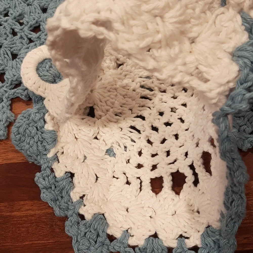 4 Piece Crocheted Owl Bath Room Set